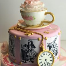 Alice in the Wonderland Cake